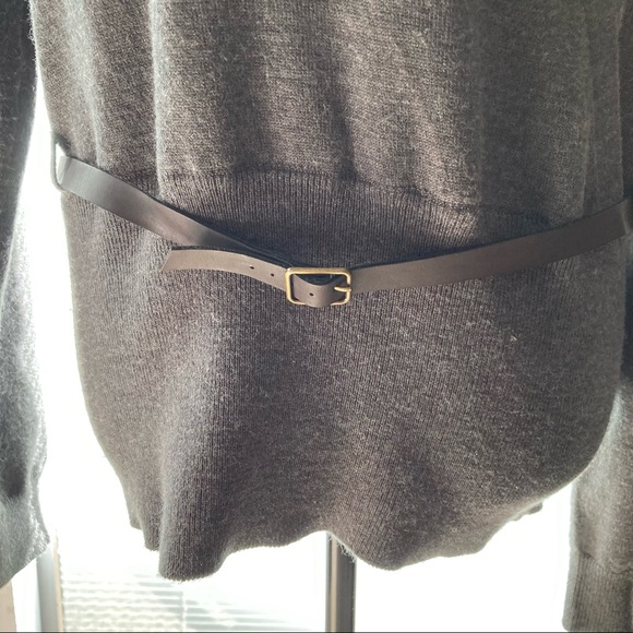 🌸5/$25🌸
Isaac Mizrahi Sweater with Belt - Picture 3 of 5